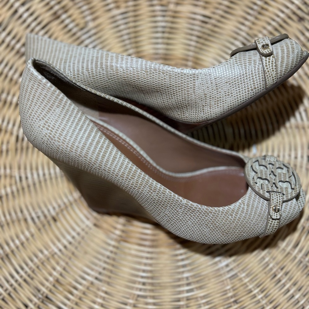 Tory Burch Textured Cream Wedges